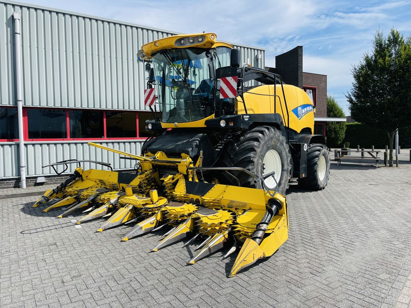 New Holland FR9050 - Forage harvester: picture 5 New Holland FR9050 - Forage harvester: picture 5
