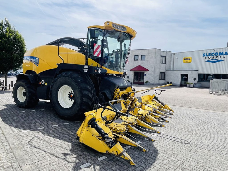 New Holland FR9050 - Forage harvester: picture 1 New Holland FR9050 - Forage harvester: picture 1