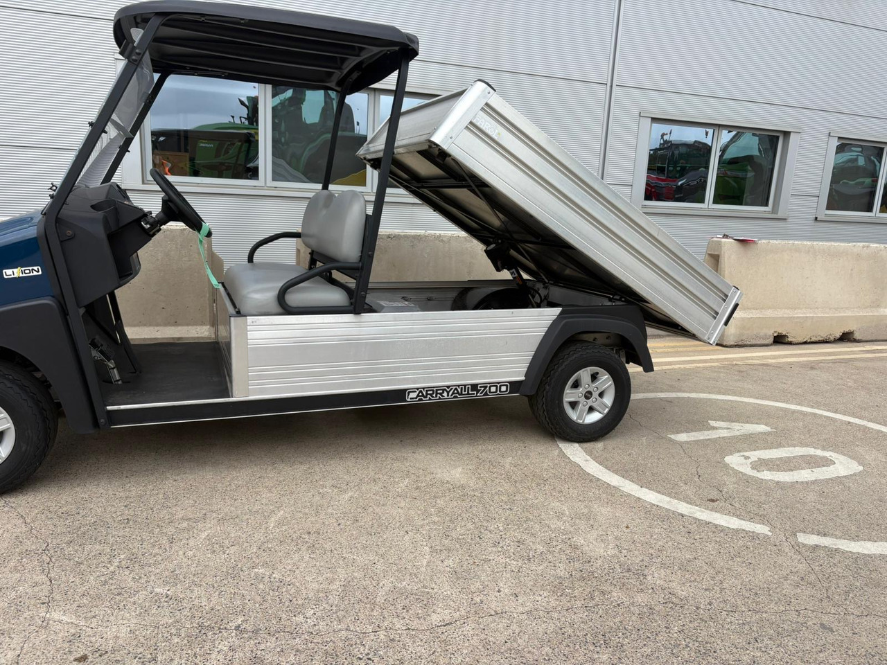 Clubcar Carryall 700 lithium Utility Vehicle - Side-by-side/ ATV: picture 3 Clubcar Carryall 700 lithium Utility Vehicle - Side-by-side/ ATV: picture 3