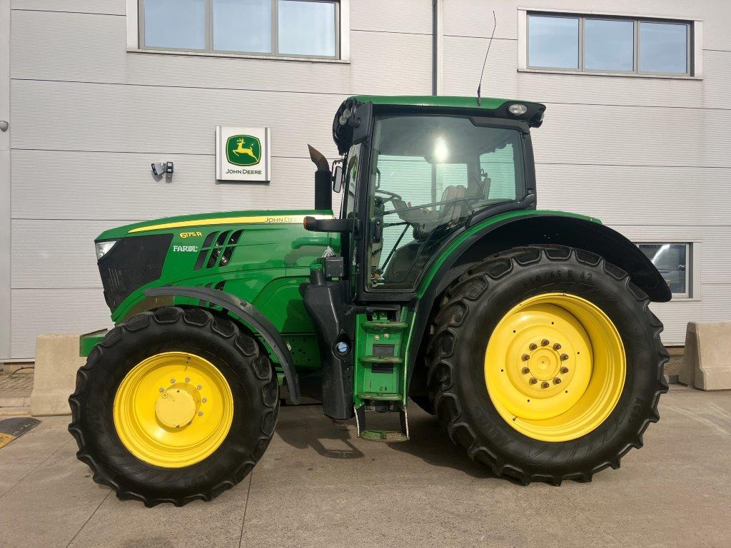 John Deere 6175R - Farm tractor: picture 2 John Deere 6175R - Farm tractor: picture 2