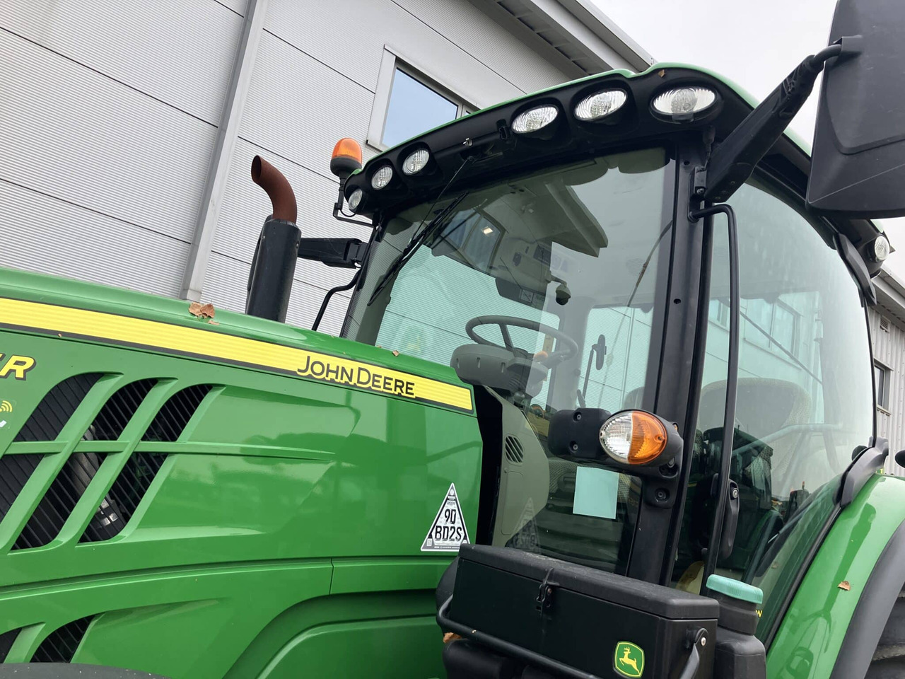 Farm tractor John Deere 6215R: picture 12