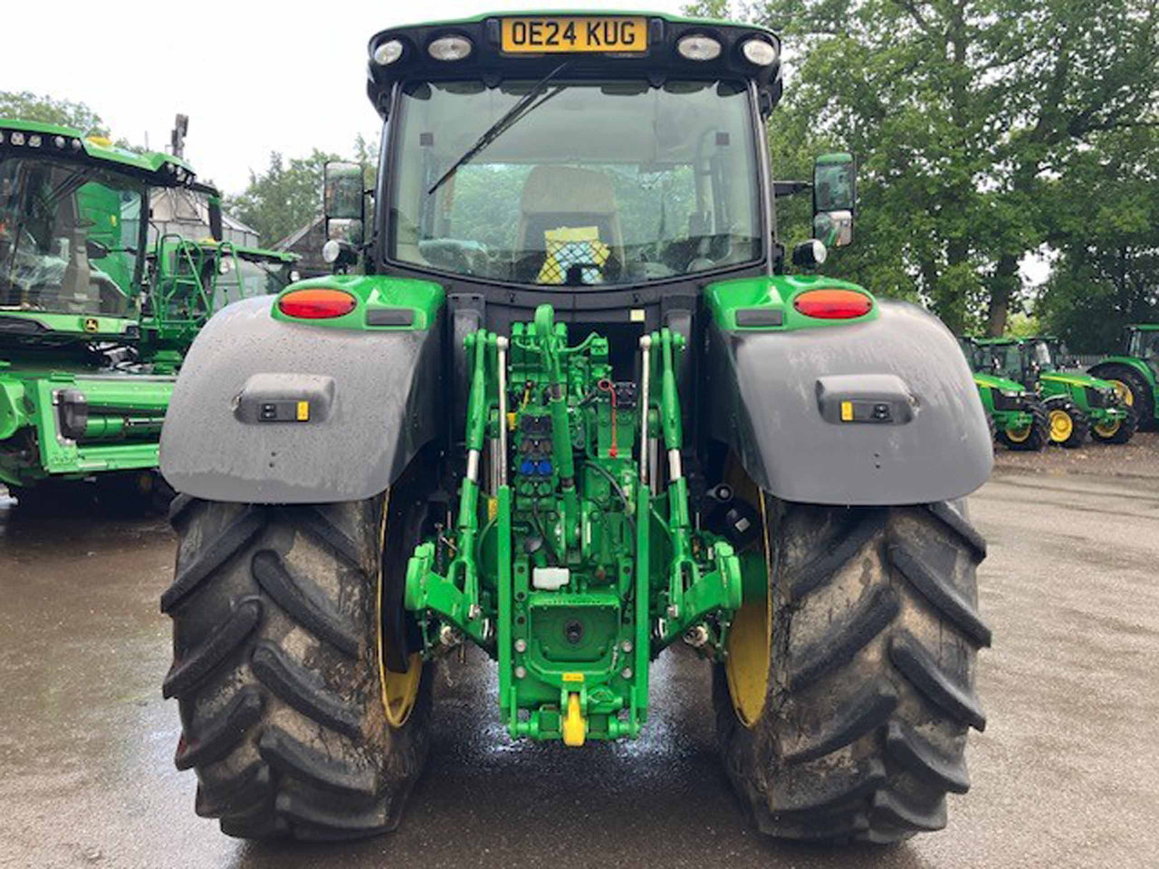 John Deere 6R 185 - Farm tractor: picture 3 John Deere 6R 185 - Farm tractor: picture 3