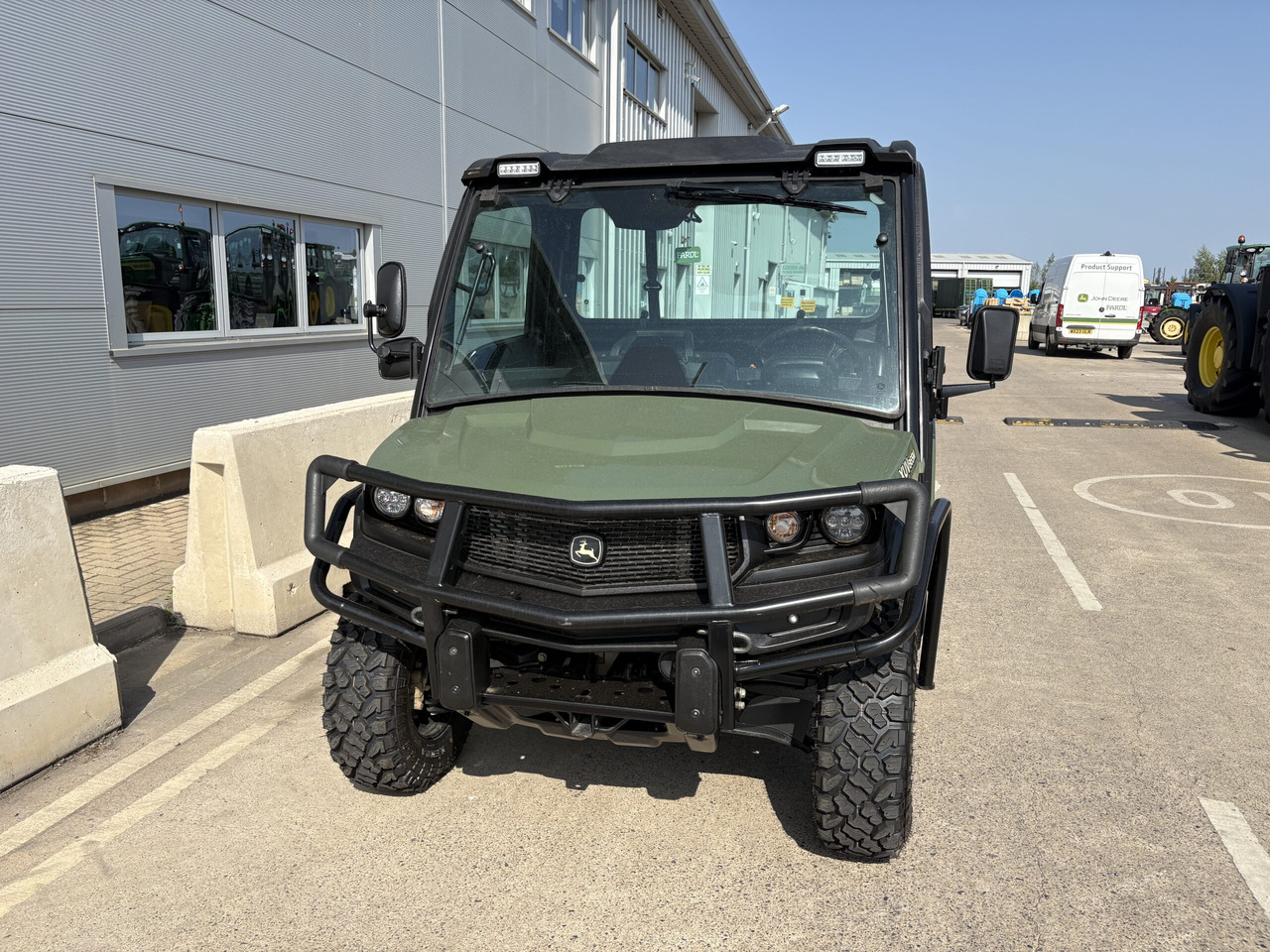 John Deere XUV865M Gator - Side-by-side/ ATV: picture 2 John Deere XUV865M Gator - Side-by-side/ ATV: picture 2