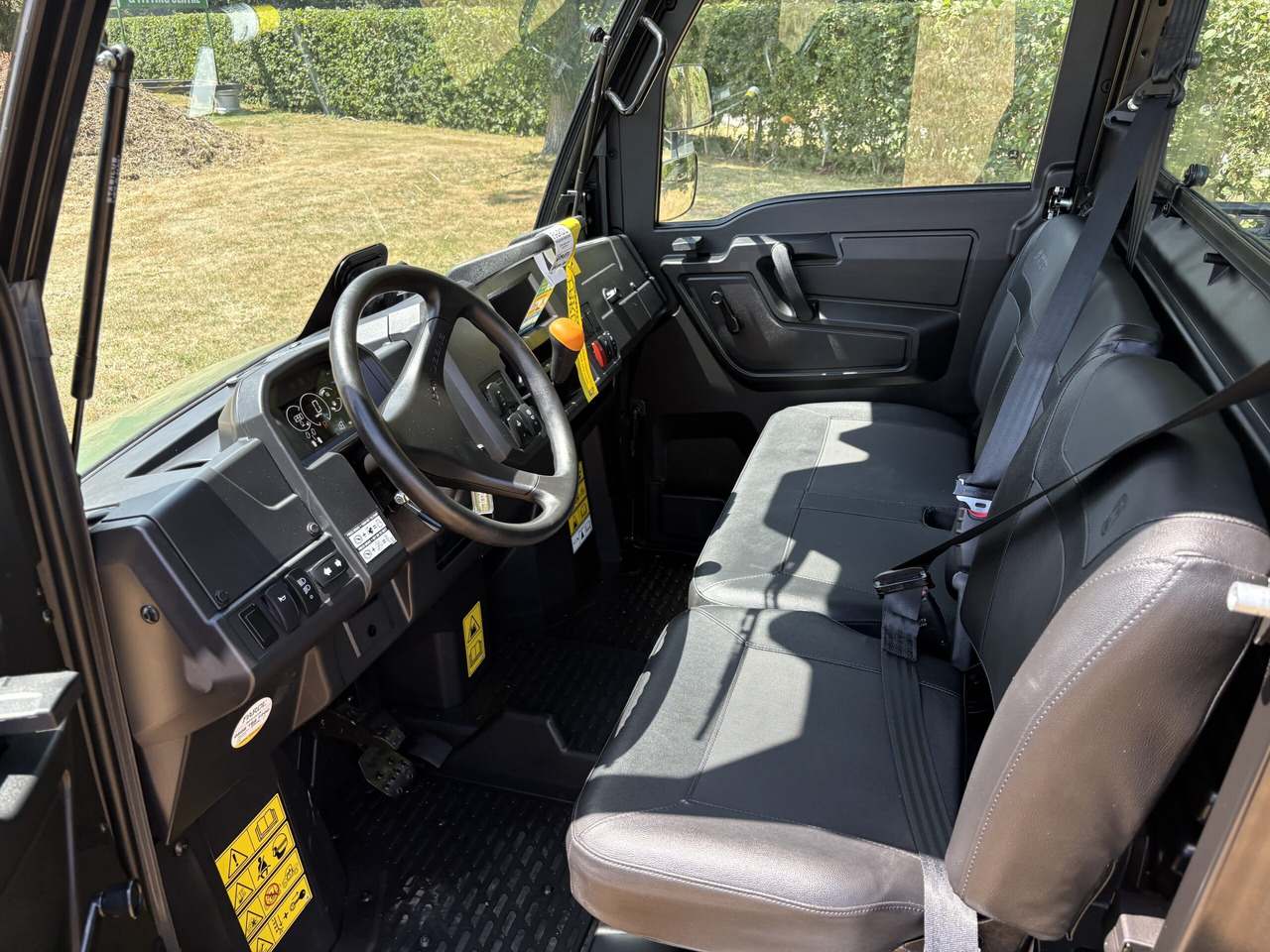 John Deere XUV875M Gator - Side-by-side/ ATV: picture 5 John Deere XUV875M Gator - Side-by-side/ ATV: picture 5