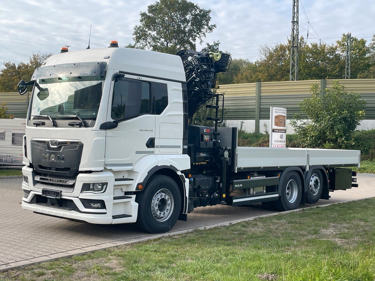 MAN TGS 26.480 /6X Hiab X-HIRRO 302 E-6 JIB 70x4 - Dropside/ Flatbed truck, Crane truck: picture 1 MAN TGS 26.480 /6X Hiab X-HIRRO 302 E-6 JIB 70x4 - Dropside/ Flatbed truck, Crane truck: picture 1