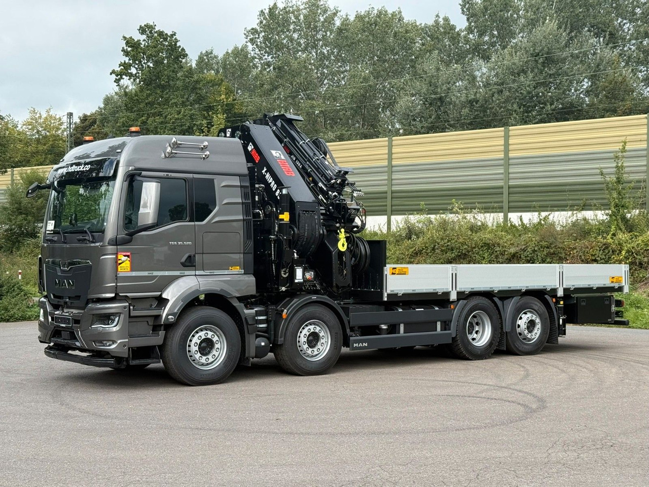 MAN TGS 35.520 8x2 BL HIAB X-HiPro858E-8 & Jib150x-6 - Crane truck: picture 1 MAN TGS 35.520 8x2 BL HIAB X-HiPro858E-8 & Jib150x-6 - Crane truck: picture 1
