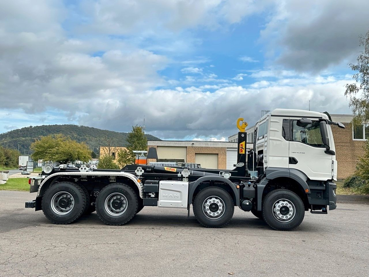 MAN TGS 41.440 8x4 Euro6e Hyva 26-55 Abrollkipper - Hook lift truck: picture 5 MAN TGS 41.440 8x4 Euro6e Hyva 26-55 Abrollkipper - Hook lift truck: picture 5