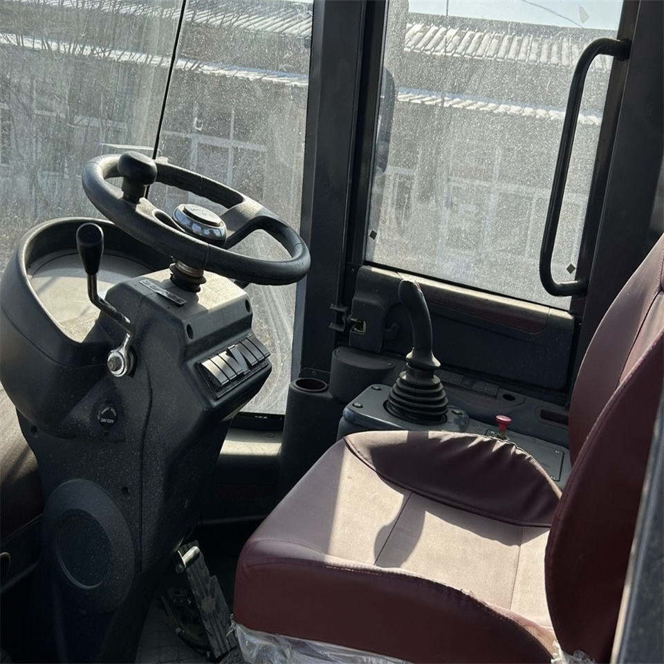 Cheap Chinese Wheel Longgong LG855 LG855B 855D 855N 855CN Loader in Very Good Condition on Sale Good Mechanical Matching - Wheel loader: picture 3 Cheap Chinese Wheel Longgong LG855 LG855B 855D 855N 855CN Loader in Very Good Condition on Sale Good Mechanical Matching - Wheel loader: picture 3