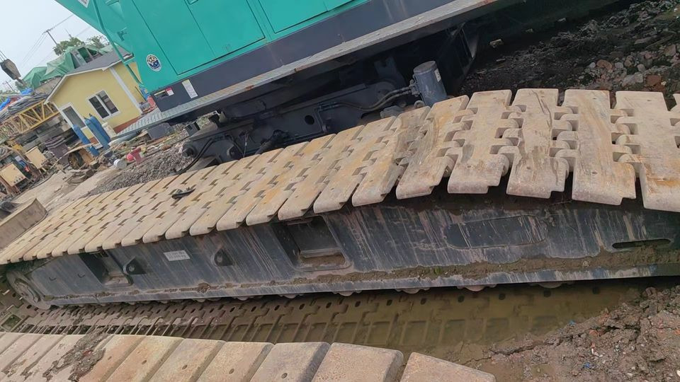 KOBELCO 150TON Crawler Crane for Containers Original Second Hand with Core Components on Sale! - Crawler crane: picture 3 KOBELCO 150TON Crawler Crane for Containers Original Second Hand with Core Components on Sale! - Crawler crane: picture 3