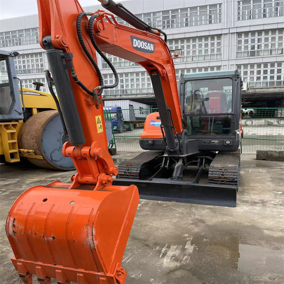 Original Color Used Doosan Dx55 Mini Excavator Used 5 Ton 5.5ton Mini Doosan Excavator for Sale Used Doosan Dx55-9c - Mini excavator: picture 2 Original Color Used Doosan Dx55 Mini Excavator Used 5 Ton 5.5ton Mini Doosan Excavator for Sale Used Doosan Dx55-9c - Mini excavator: picture 2