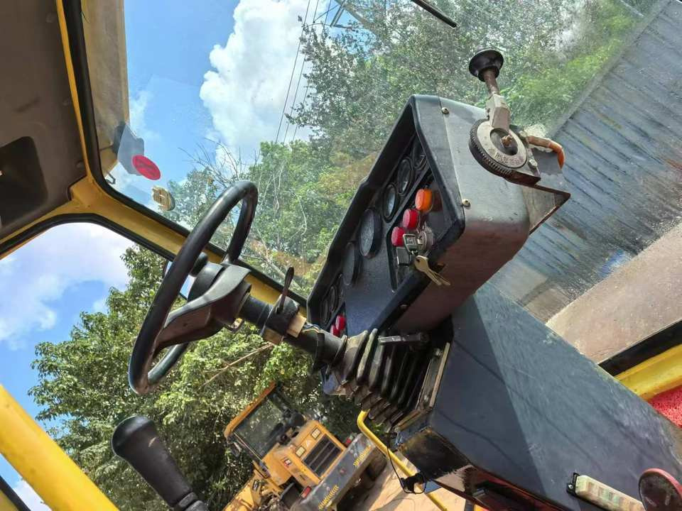 Used Original Road Roller DYNAPAC CA6500D Road Rollers High Quality Second Hand Construction Machinery - Compactor: picture 5 Used Original Road Roller DYNAPAC CA6500D Road Rollers High Quality Second Hand Construction Machinery - Compactor: picture 5