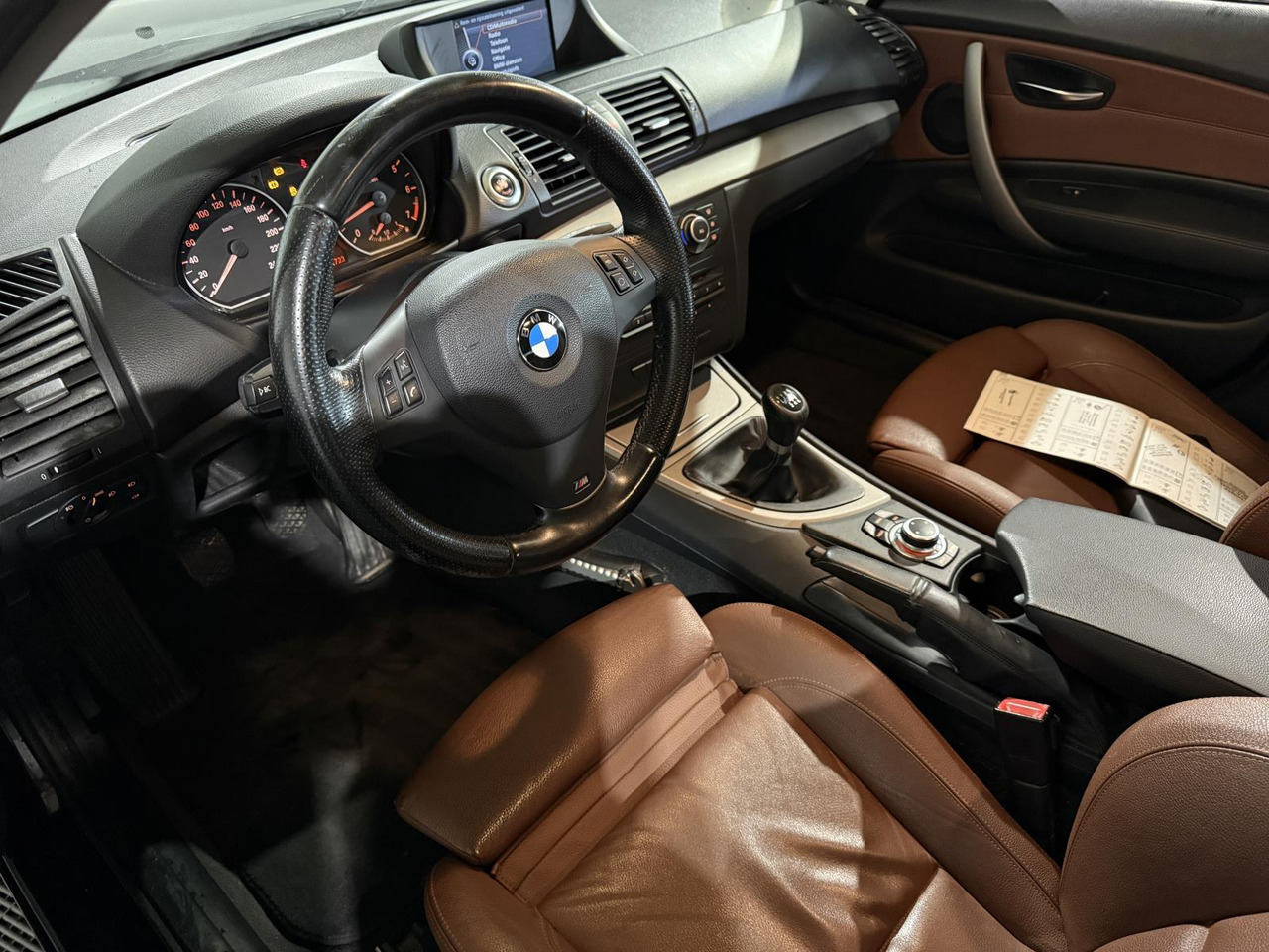BMW | 1-serie | 116i EffDyn. Ed. Business Line Ultimate Edition | 2011 | 263.221 km | 05RHG5 | Logisch - Hatchback: picture 3 BMW | 1-serie | 116i EffDyn. Ed. Business Line Ultimate Edition | 2011 | 263.221 km | 05RHG5 | Logisch - Hatchback: picture 3