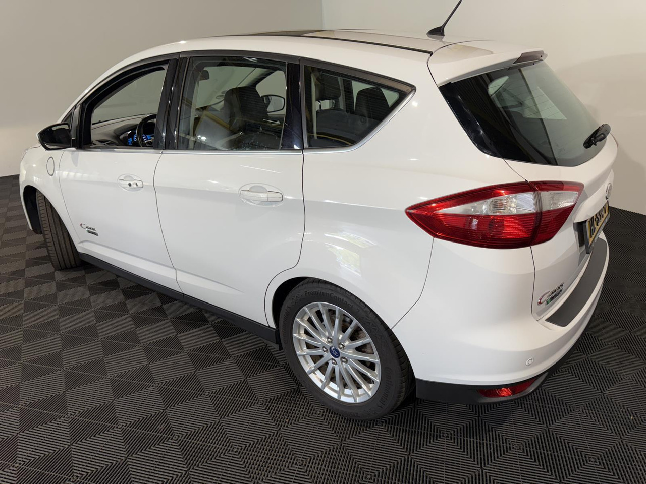 Ford C-Max 2.0 Plug-in Hybrid Titanium Plus | 2015 | 233.632 km | HL-834-P - Car: picture 3 Ford C-Max 2.0 Plug-in Hybrid Titanium Plus | 2015 | 233.632 km | HL-834-P - Car: picture 3
