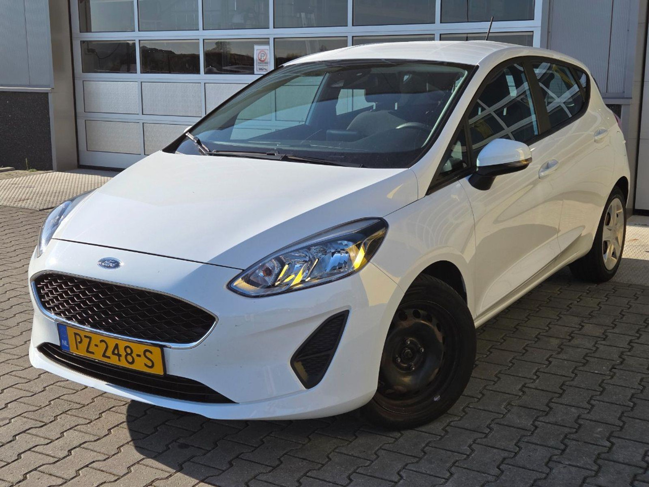 Ford Fiesta 1.1 Trend | 2017 | 145.164 km | PZ248S | NAP: Logisch - Hatchback: picture 1 Ford Fiesta 1.1 Trend | 2017 | 145.164 km | PZ248S | NAP: Logisch - Hatchback: picture 1