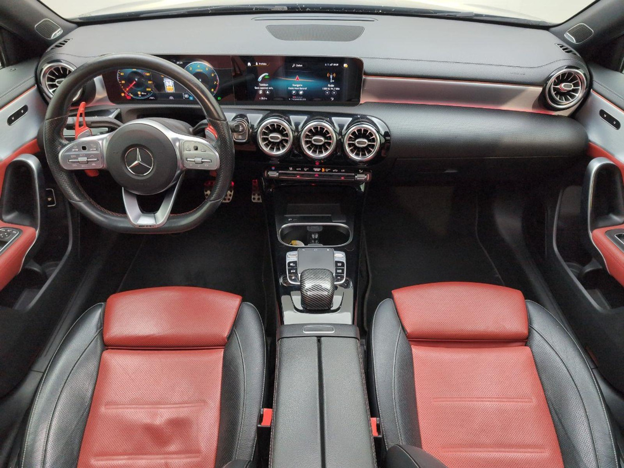 Mercedes-Benz A-klasse 200 Premium Plus | 2019 | 143.125 km | Automaat | L482SB | NAP: Geen oordeel - Sedan: picture 5 Mercedes-Benz A-klasse 200 Premium Plus | 2019 | 143.125 km | Automaat | L482SB | NAP: Geen oordeel - Sedan: picture 5