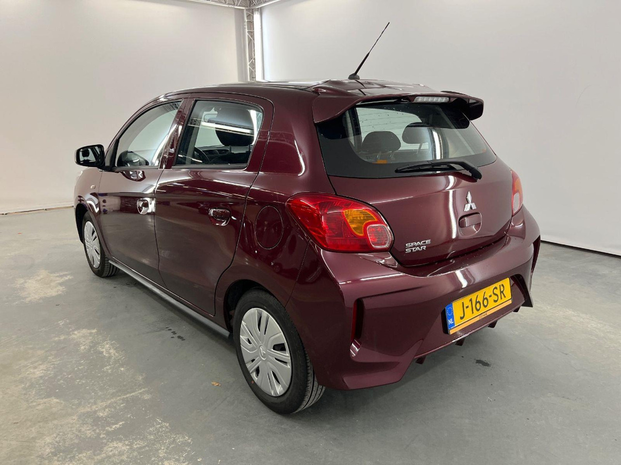 Mitsubishi Space Star 1.0 Cool+ | 2020 | 58.994 km | J166SR | NAP: Logisch - Hatchback: picture 3 Mitsubishi Space Star 1.0 Cool+ | 2020 | 58.994 km | J166SR | NAP: Logisch - Hatchback: picture 3