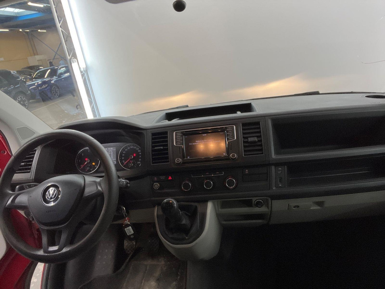 Volkswagen Transporter 2.0 TDI L1H1 Highline | 2019 | 151.061 km | VBJ56P | NAP: Logisch - Other machinery: picture 5 Volkswagen Transporter 2.0 TDI L1H1 Highline | 2019 | 151.061 km | VBJ56P | NAP: Logisch - Other machinery: picture 5