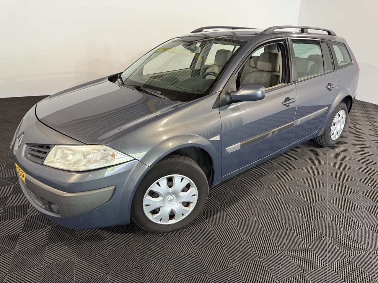 Car Renault | Mégane Grand Tour | 1.6-16V Dynamique Comfort | 2006 | 231.844 km | 15TJPP | Logisch: picture 1