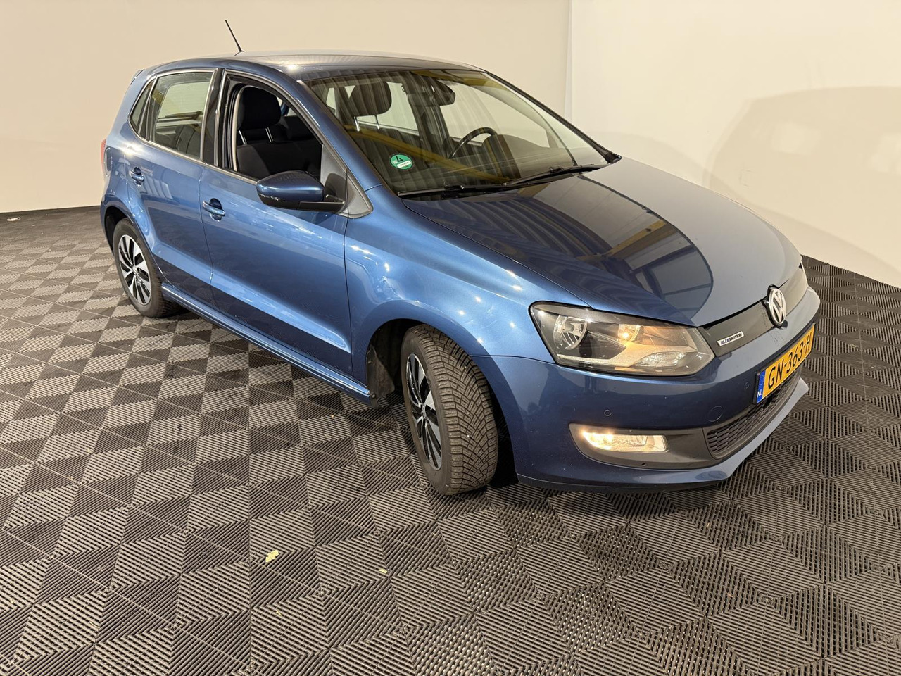 Volkswagen | Polo | 1.0 BlueMotion Edition | 2015 | 255.096 km | GN363H | Logisch - Hatchback: picture 2 Volkswagen | Polo | 1.0 BlueMotion Edition | 2015 | 255.096 km | GN363H | Logisch - Hatchback: picture 2