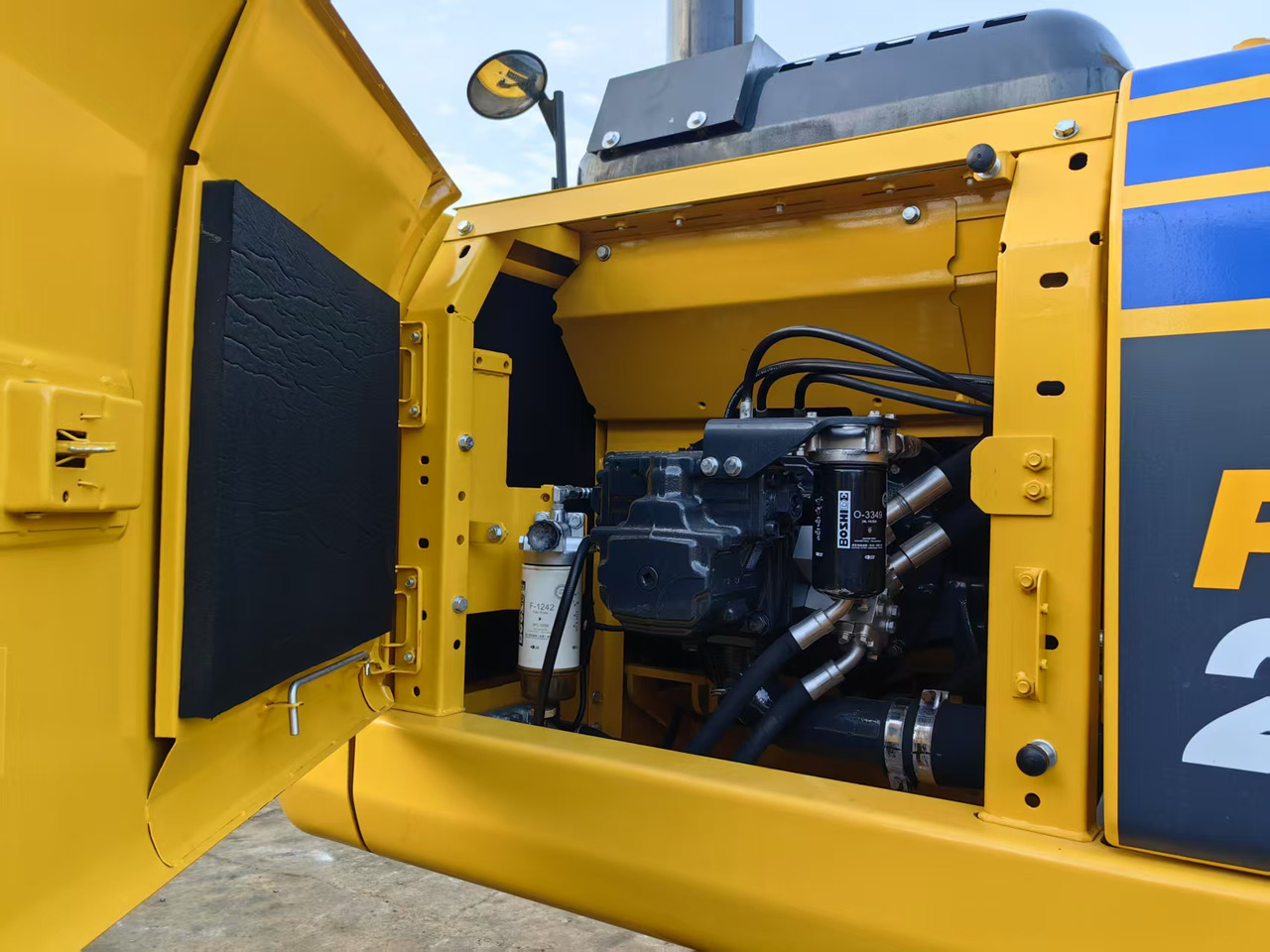 Lease a KOMATSU PC200-7 KOMATSU PC200-7: picture 9