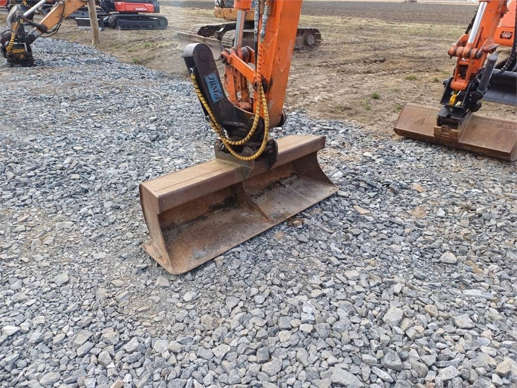 Mini excavator Case CX50 kallistajalla: picture 9