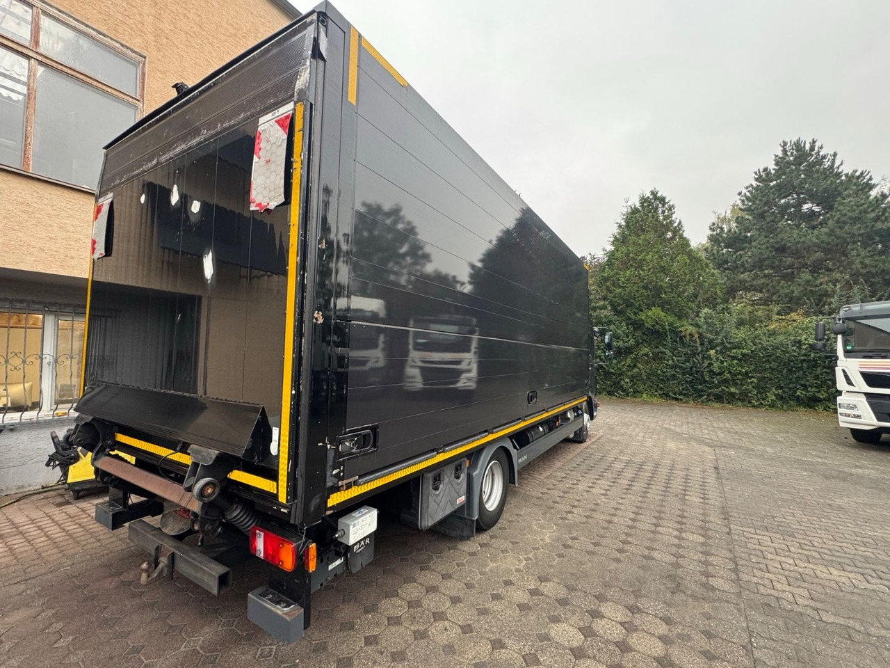MAN TGL 12.220/LBW/Klima/Navi/2xAHK - Beverage truck: picture 2 MAN TGL 12.220/LBW/Klima/Navi/2xAHK - Beverage truck: picture 2
