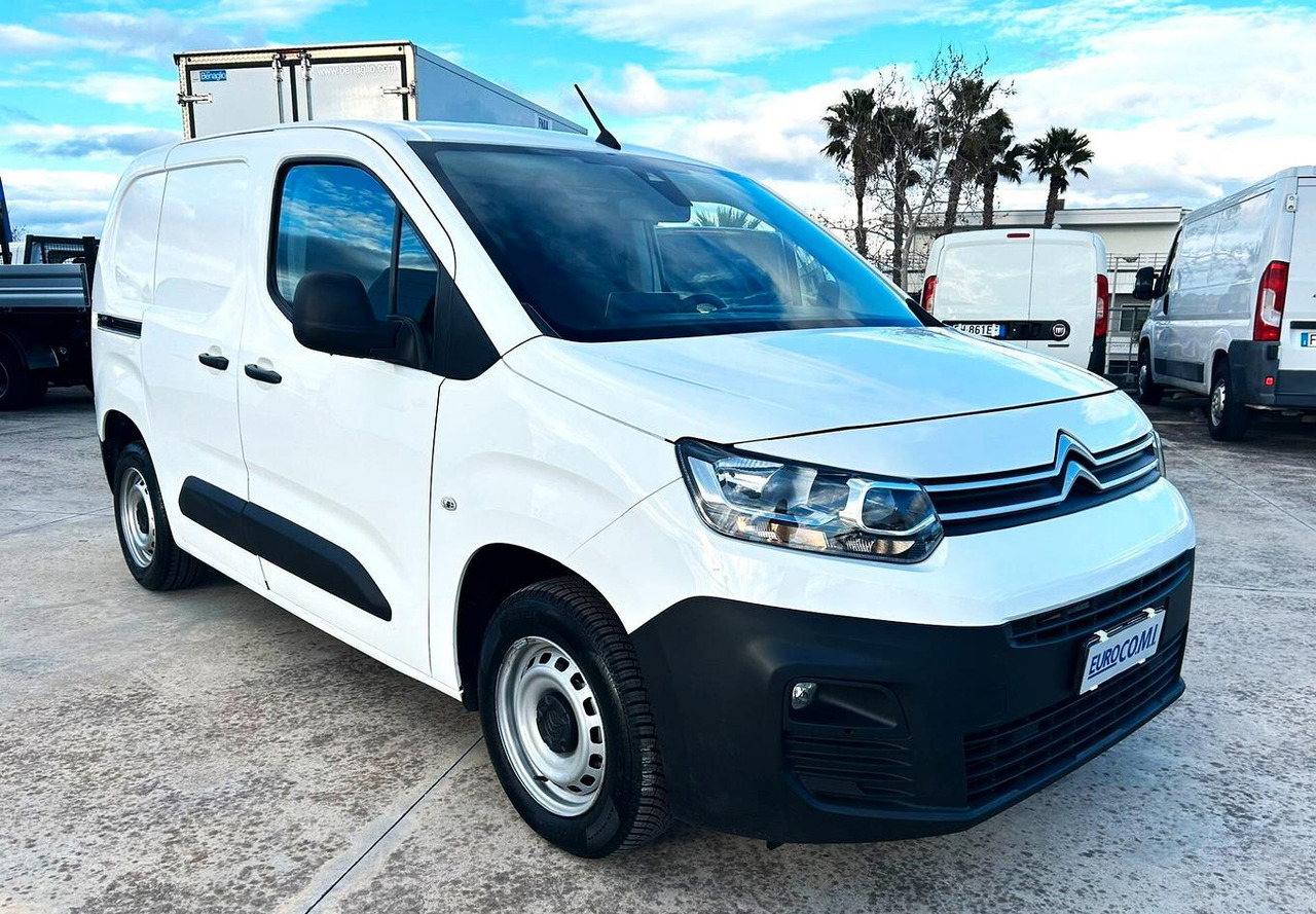 Citroen Berlingo 1.6 hdi 100 cv - Small van: picture 3 Citroen Berlingo 1.6 hdi 100 cv - Small van: picture 3