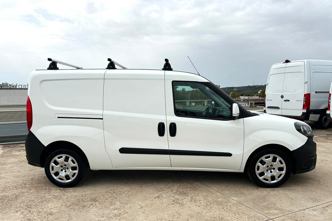 Fiat Doblò Maxi 1.6 mjt 105 cv 3 posti - Small van: picture 4 Fiat Doblò Maxi 1.6 mjt 105 cv 3 posti - Small van: picture 4