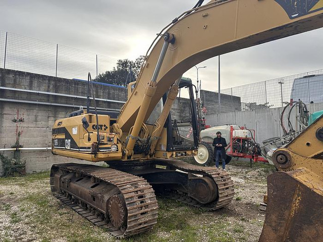 Caterpillar 318B - Excavator: picture 2 Caterpillar 318B - Excavator: picture 2