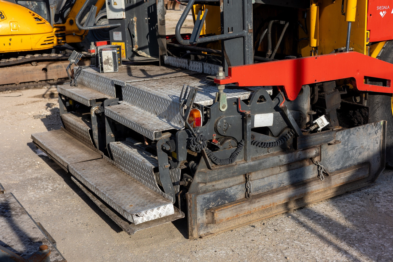 DYNAPAC F121-4W - Asphalt paver: picture 5 DYNAPAC F121-4W - Asphalt paver: picture 5