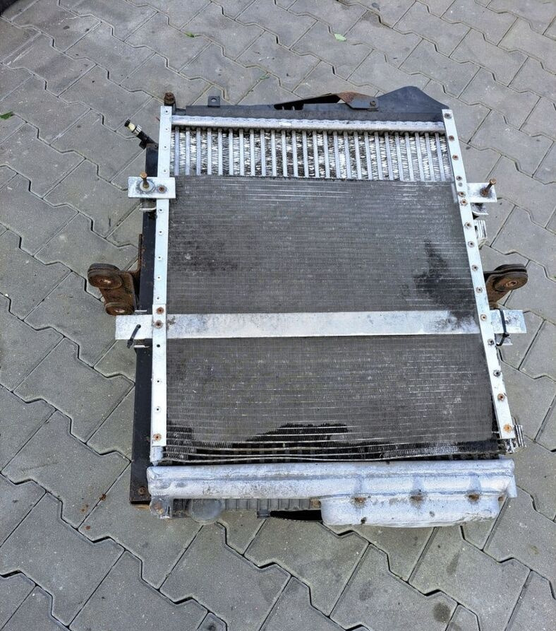Behr KOMPLET CHŁODNIC RENAULT MIDLUM DXI 5 - Radiator for Truck: picture 1 Behr KOMPLET CHŁODNIC RENAULT MIDLUM DXI 5 - Radiator for Truck: picture 1
