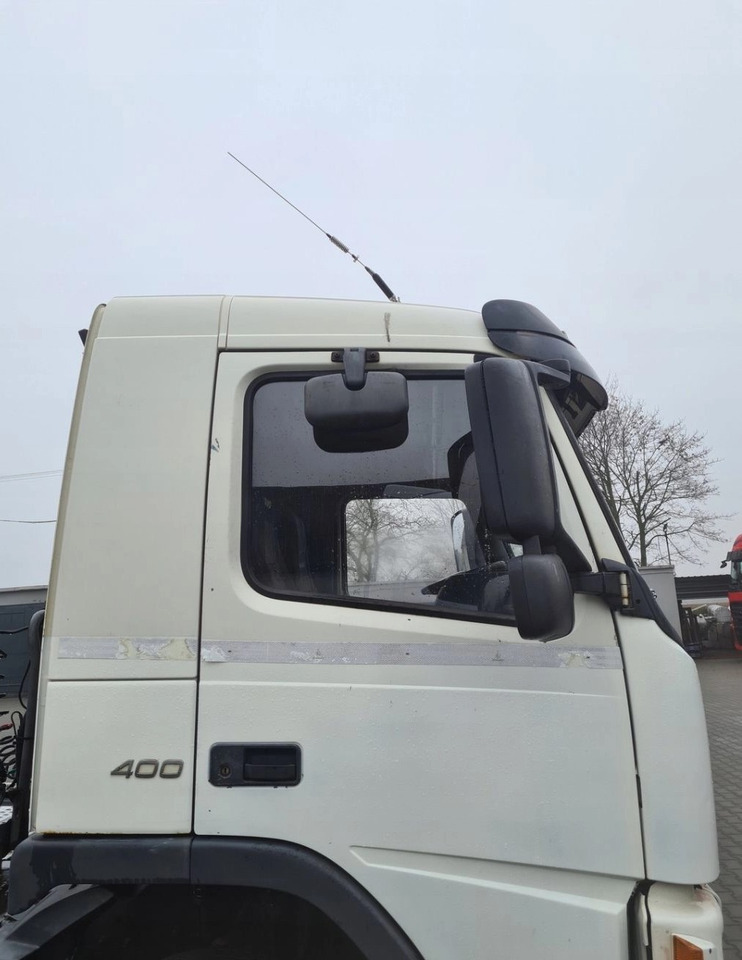 KOMPLETNA NISKA KRÓTKA DZIENNA VOLVO FM 13 - Cab: picture 4 KOMPLETNA NISKA KRÓTKA DZIENNA VOLVO FM 13 - Cab: picture 4
