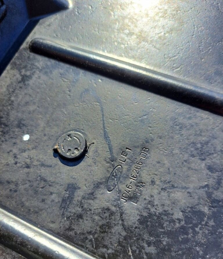 MOCOWANIE PRAWE BŁOTNIKA PODKABINOWEGO NADKOLA FORD F-MAX EURO 6 Ford F-MAX JC46 Ford F-MAX truck - Cab and interior for Truck: picture 2 MOCOWANIE PRAWE BŁOTNIKA PODKABINOWEGO NADKOLA FORD F-MAX EURO 6 Ford F-MAX JC46 Ford F-MAX truck - Cab and interior for Truck: picture 2