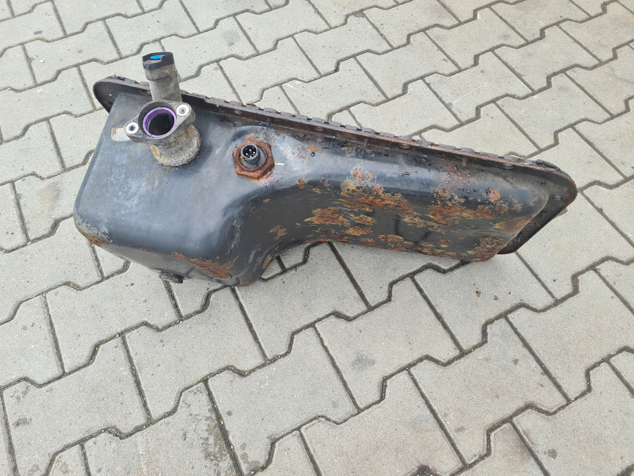 VOLVO MISA MISKA OLEJOWA SILNIKA RENAULT GAMA D DTI 5 VOLVO FL FE D5K - Oil pan for Truck: picture 5 VOLVO MISA MISKA OLEJOWA SILNIKA RENAULT GAMA D DTI 5 VOLVO FL FE D5K - Oil pan for Truck: picture 5