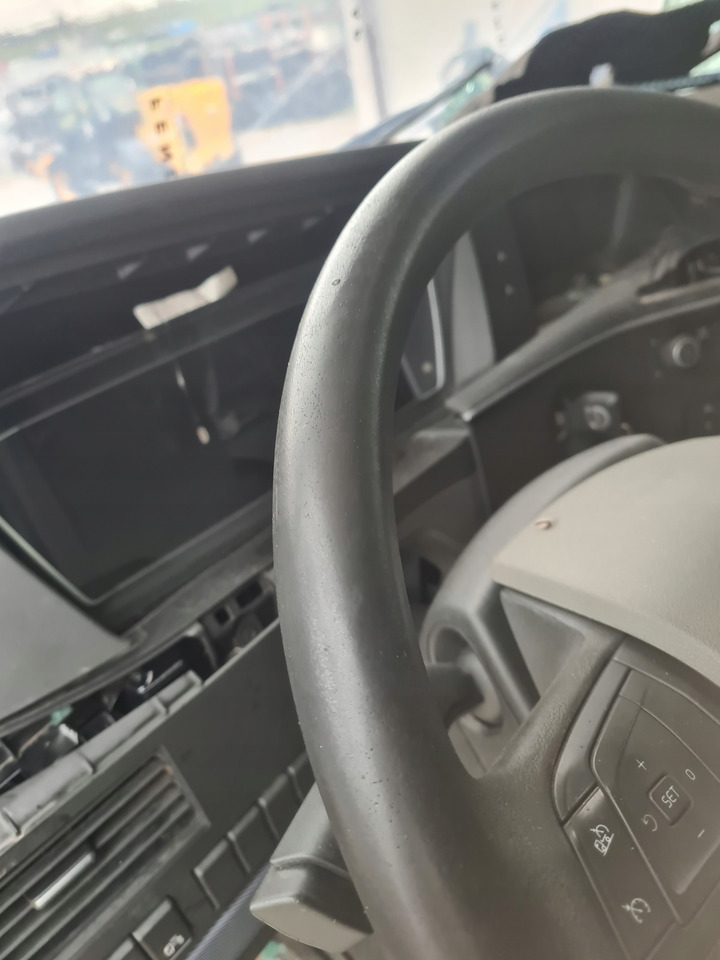 VOLVO WIELOFUNKCYJNA KOMPLETNA - Steering wheel for Truck: picture 4 VOLVO WIELOFUNKCYJNA KOMPLETNA - Steering wheel for Truck: picture 4
