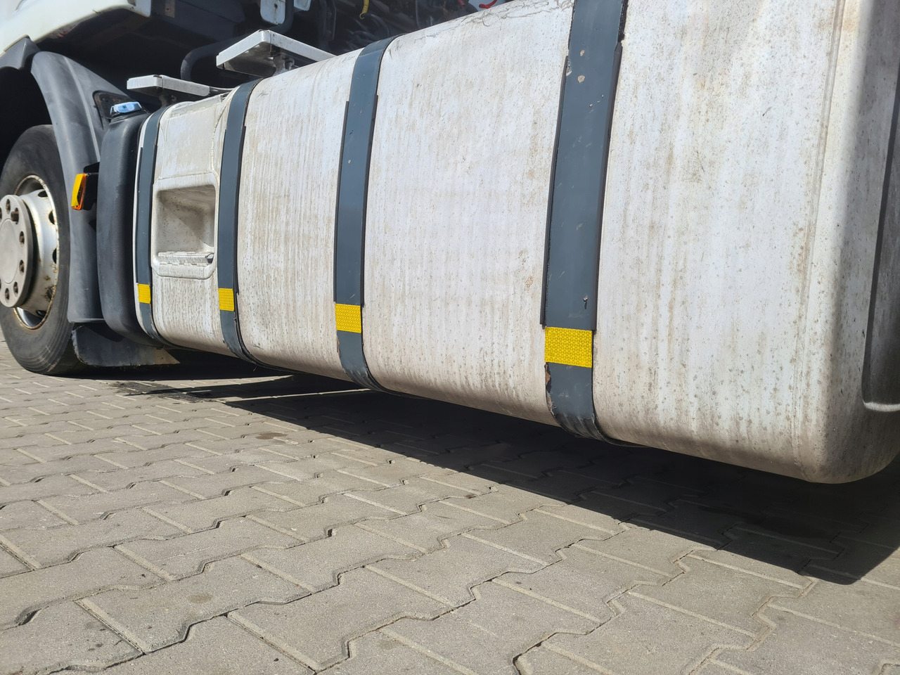 VOLVO ZBIORNIK PALIWA RENAULT PREMIUM MAGNUM DXI GAMA T VOLVO FH 13 4 180X70X70 - Fuel tank for Truck: picture 5 VOLVO ZBIORNIK PALIWA RENAULT PREMIUM MAGNUM DXI GAMA T VOLVO FH 13 4 180X70X70 - Fuel tank for Truck: picture 5