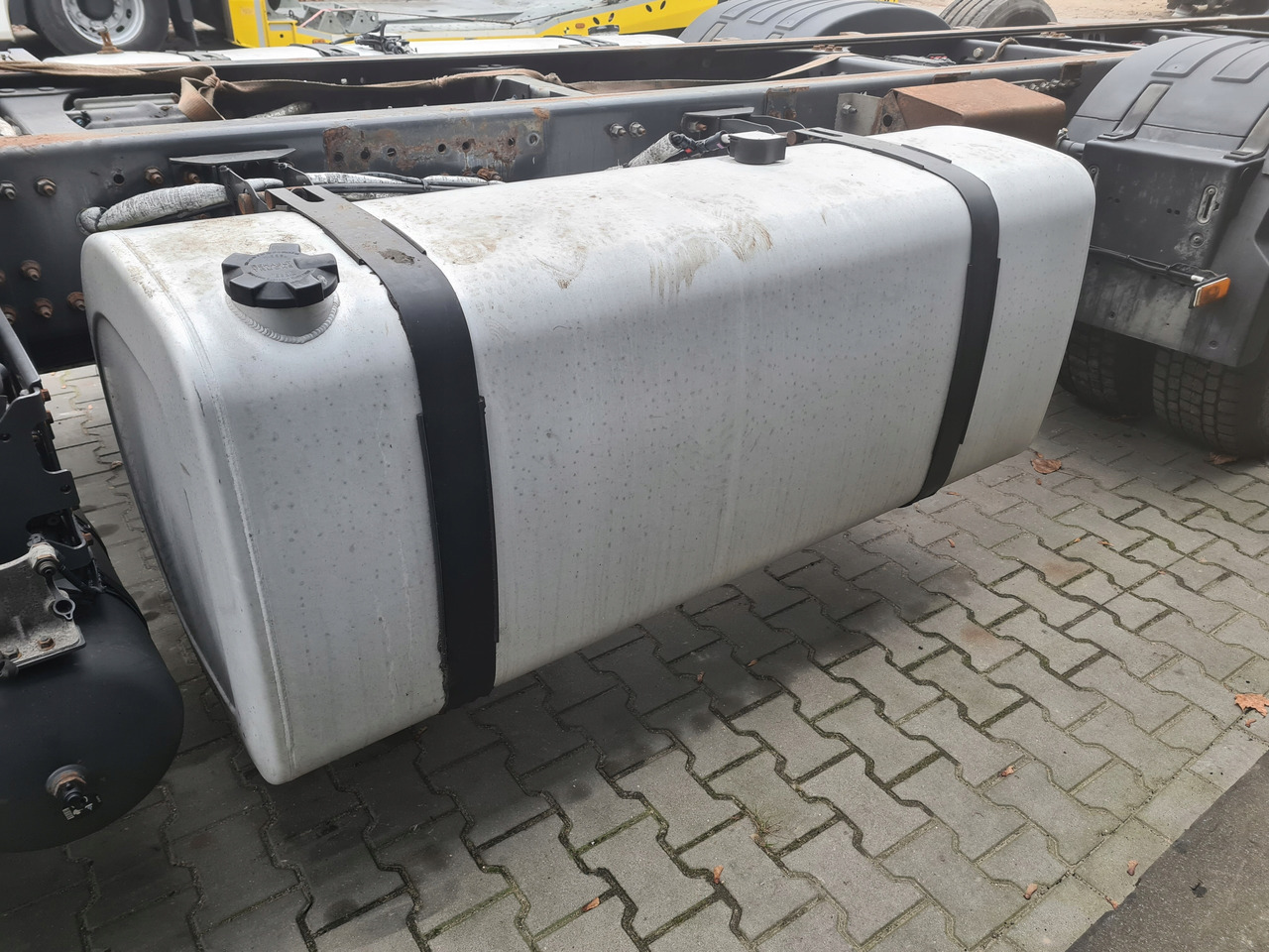 VOLVO ZBIORNIK PALIWA RENAULT PREMIUM MAGNUM DXI GAMA T VOLVO FH FM 13 4 170x70x70 - Fuel tank for Truck: picture 1 VOLVO ZBIORNIK PALIWA RENAULT PREMIUM MAGNUM DXI GAMA T VOLVO FH FM 13 4 170x70x70 - Fuel tank for Truck: picture 1