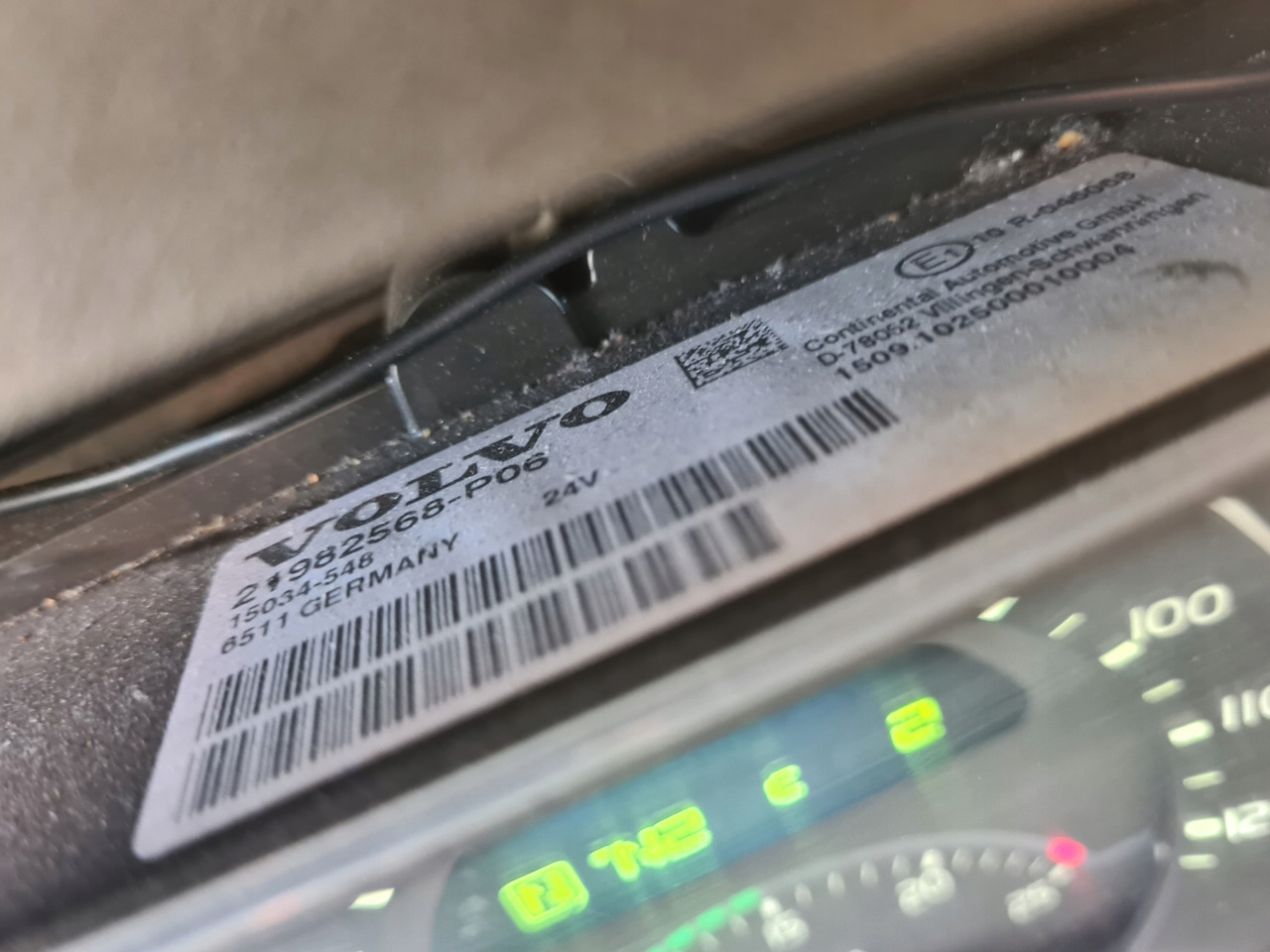 VOLVO ZEGARY LICZNIKI PRĘDKOŚCIOMIERZ VOLVO FH 4 FM 4 AUTOMAT 21982568 - Dashboard for Truck: picture 2 VOLVO ZEGARY LICZNIKI PRĘDKOŚCIOMIERZ VOLVO FH 4 FM 4 AUTOMAT 21982568 - Dashboard for Truck: picture 2