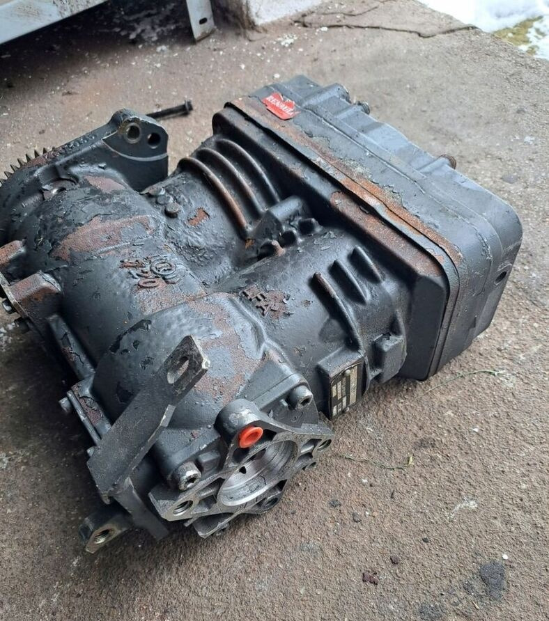 Volvo FL FE truck - Air brake compressor for Truck: picture 1 Volvo FL FE truck - Air brake compressor for Truck: picture 1