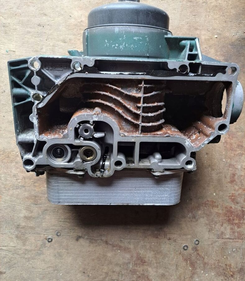 Volvo PODSTAWA FILTRA OLEJU RENAULT MIDLUM VOLVO FL FE - Fuel filter for Truck: picture 1 Volvo PODSTAWA FILTRA OLEJU RENAULT MIDLUM VOLVO FL FE - Fuel filter for Truck: picture 1