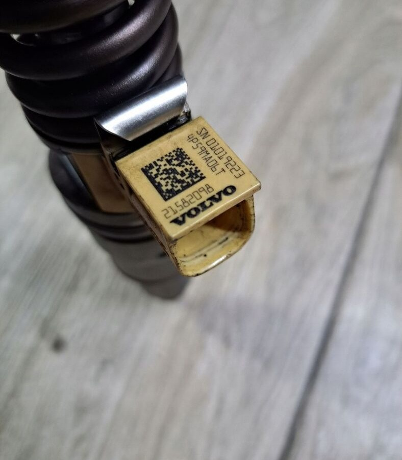 Volvo POMPOWTRYSKIWACZ WTRYSK RENAULT PREMIUM DXI VOLVO FM 9 21582098 - Injector for Truck: picture 1 Volvo POMPOWTRYSKIWACZ WTRYSK RENAULT PREMIUM DXI VOLVO FM 9 21582098 - Injector for Truck: picture 1