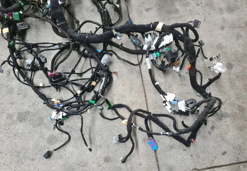 WIĄZKA INSTALACJA KABINY KONSOLI DESKI ROZDZIELCZEJ FORD F-MAX 500 TRUCKS - Cables/ Wire harness: picture 2 WIĄZKA INSTALACJA KABINY KONSOLI DESKI ROZDZIELCZEJ FORD F-MAX 500 TRUCKS - Cables/ Wire harness: picture 2