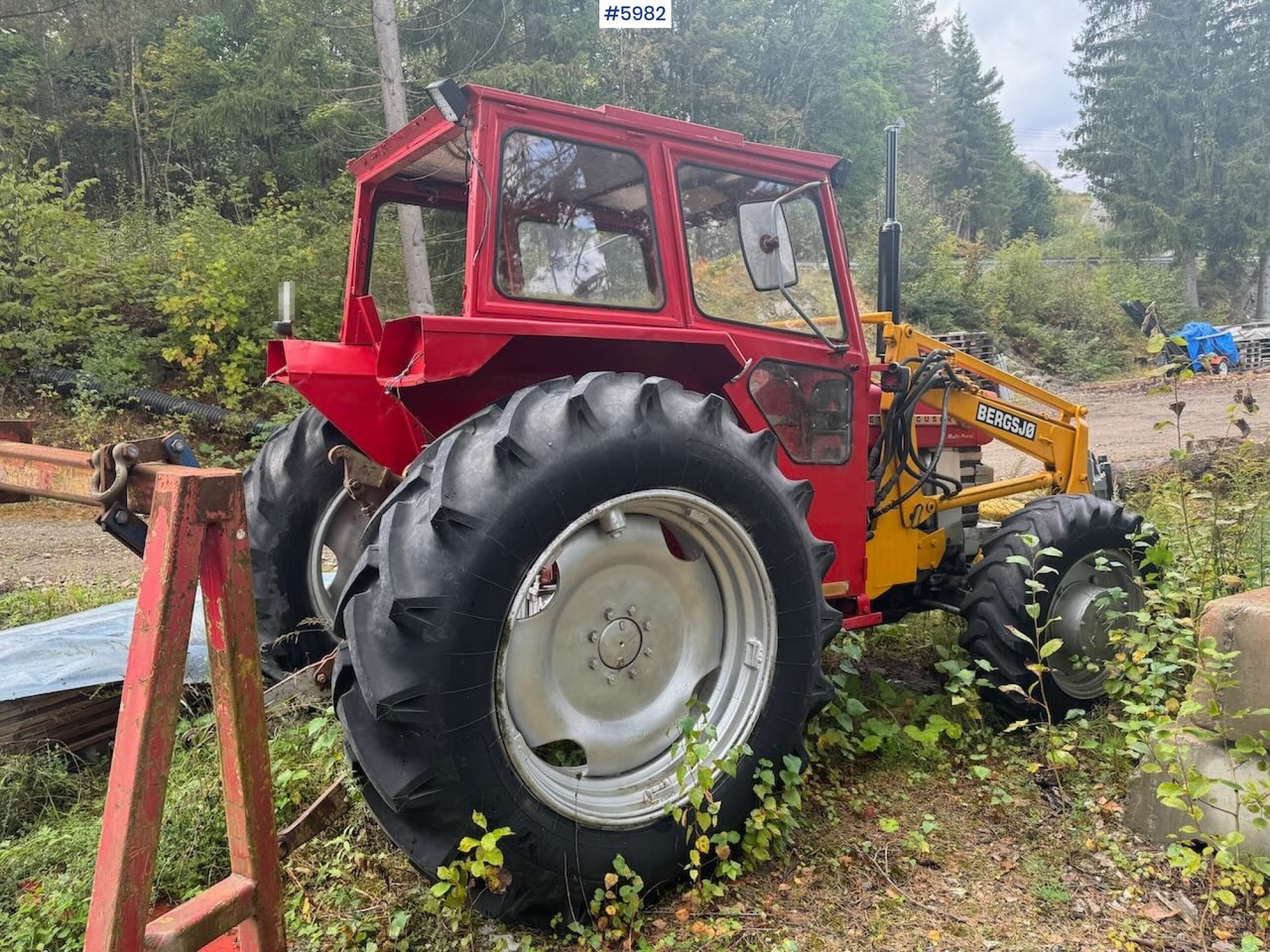 1975 Massey Ferguson 168 4x4 w/ loader - Farm tractor: picture 5 1975 Massey Ferguson 168 4x4 w/ loader - Farm tractor: picture 5