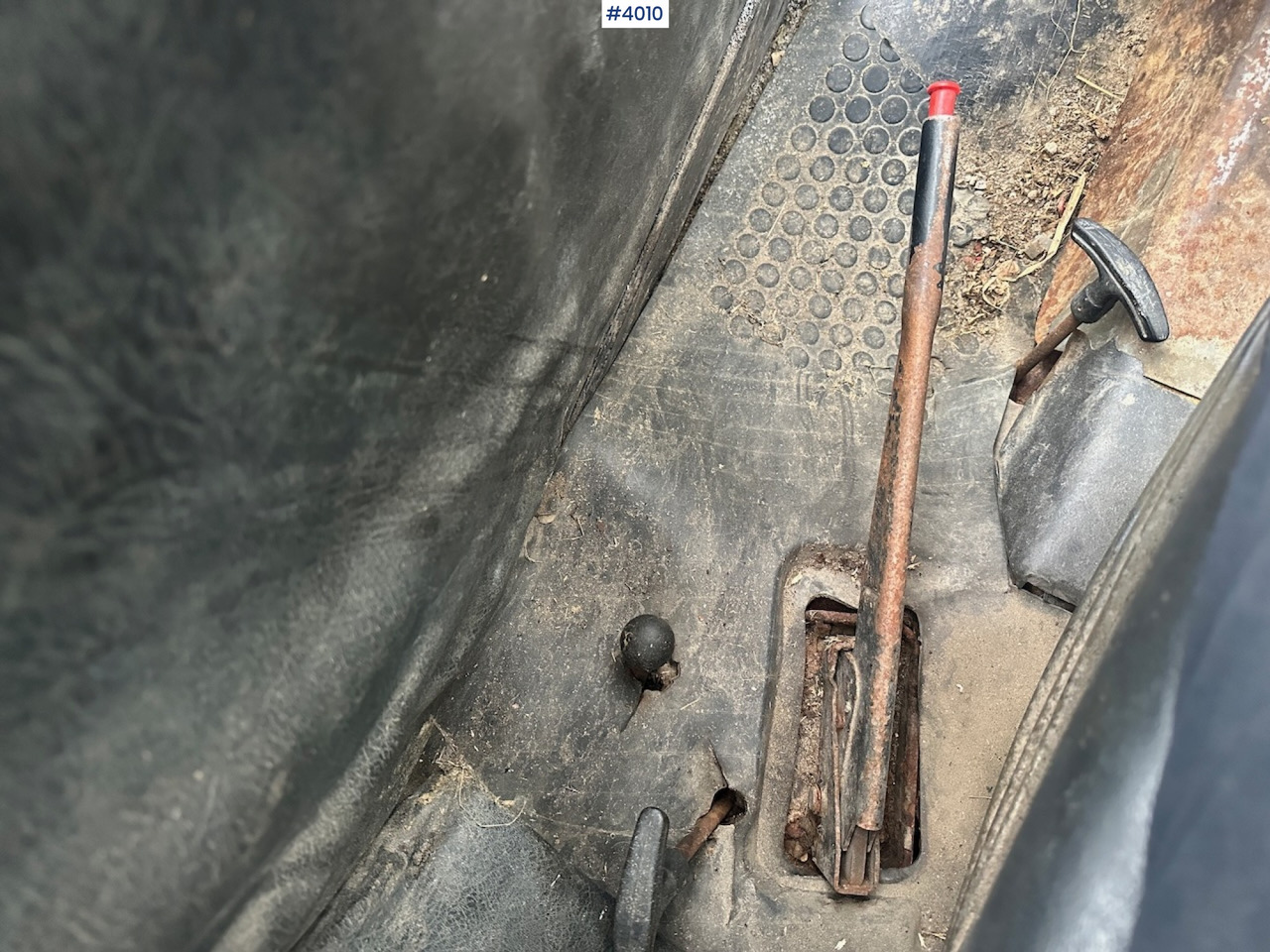 Lease a  1982 Fiat 780 DT w/ front loader, snow shovel, chains, top link, triangle and extra set of twin wheels. 1982 Fiat 780 DT w/ front loader, snow shovel, chains, top link, triangle and extra set of twin wheels.: picture 19