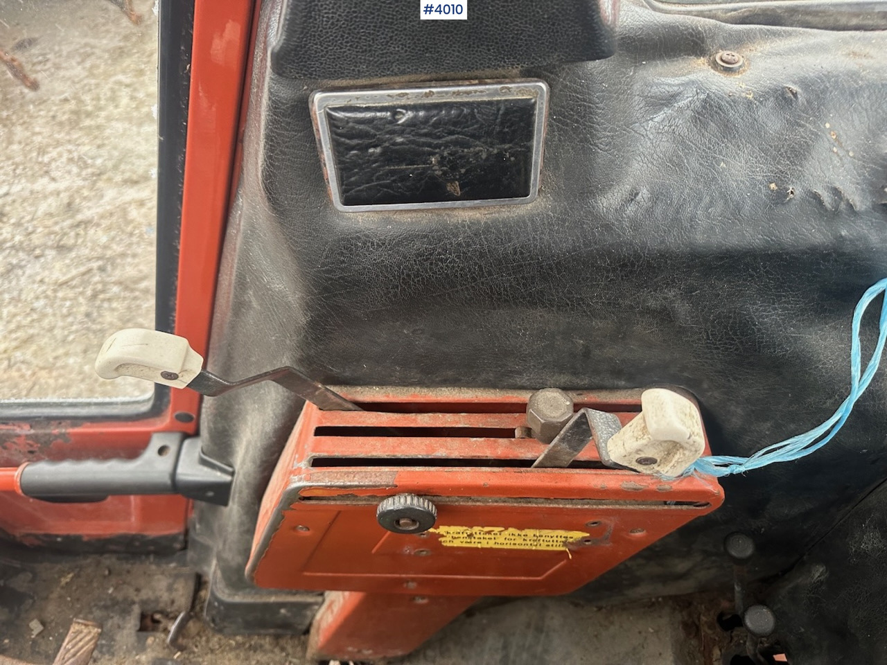 Lease a  1982 Fiat 780 DT w/ front loader, snow shovel, chains, top link, triangle and extra set of twin wheels. 1982 Fiat 780 DT w/ front loader, snow shovel, chains, top link, triangle and extra set of twin wheels.: picture 14