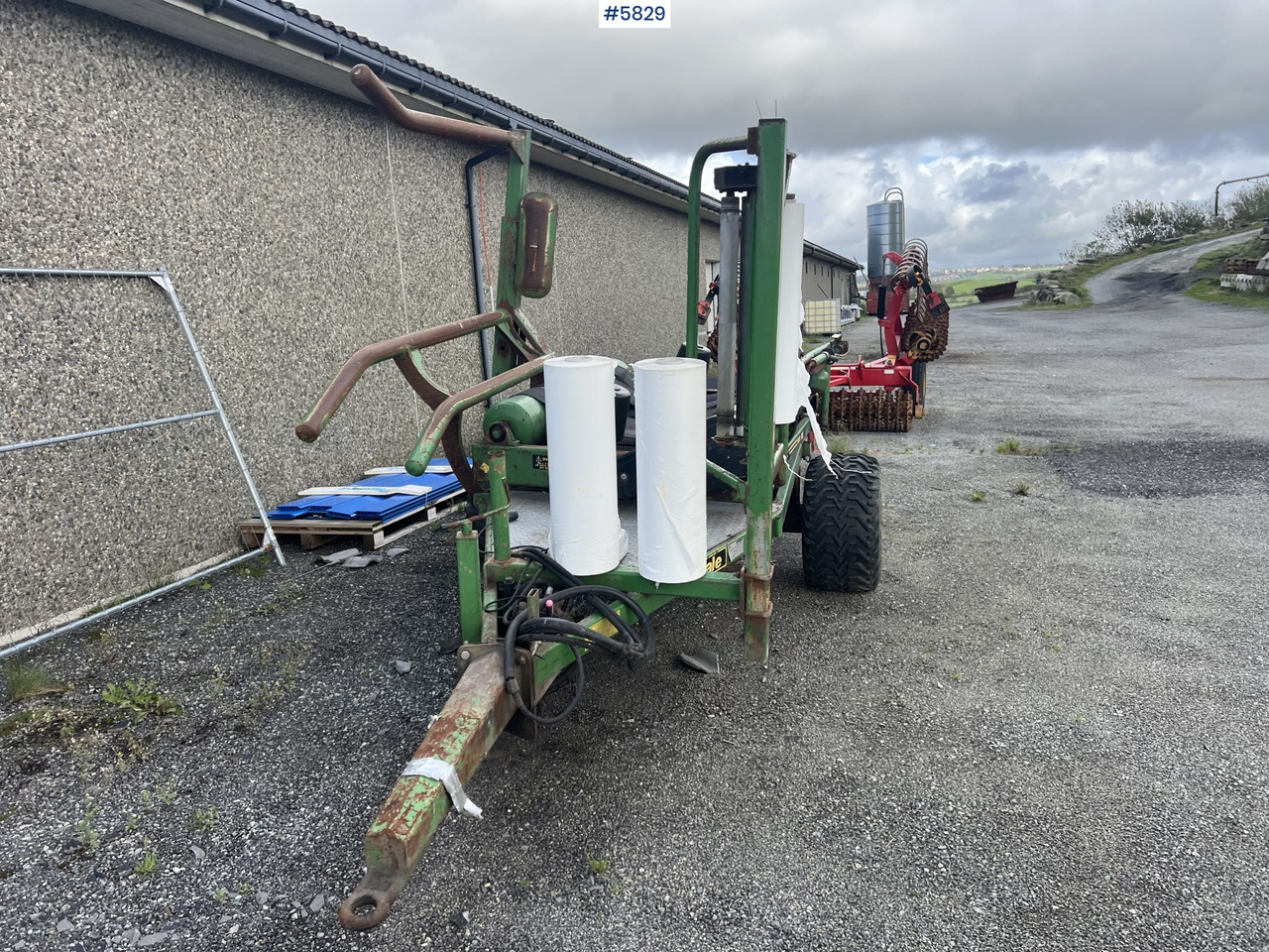 1996 Mchale 991B round bale wrapper - Hay and forage equipment: picture 4 1996 Mchale 991B round bale wrapper - Hay and forage equipment: picture 4