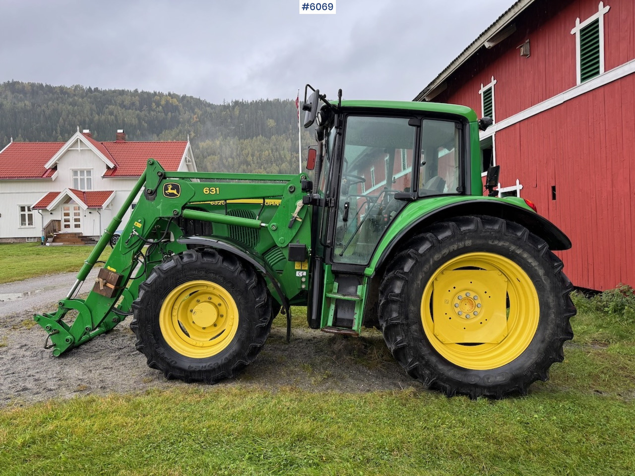 2006 John Deere 6320 w/ front loader, bucket, grapple, pallet fork and chains. Low hours!! - Farm tractor: picture 1 2006 John Deere 6320 w/ front loader, bucket, grapple, pallet fork and chains. Low hours!! - Farm tractor: picture 1