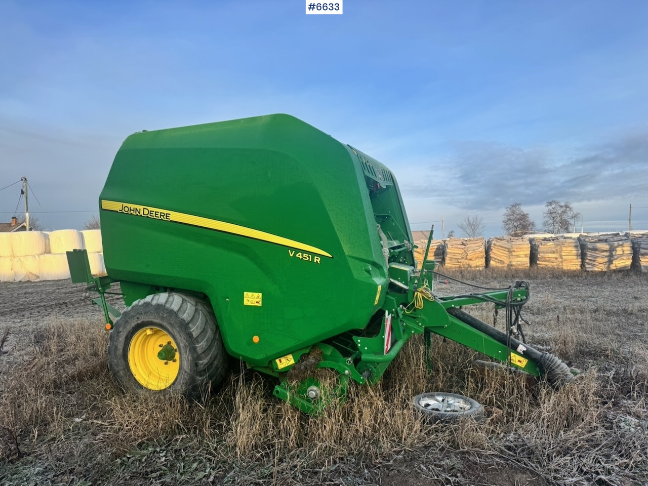 2018 John Deere V451R Round baler - Hay and forage equipment: picture 2 2018 John Deere V451R Round baler - Hay and forage equipment: picture 2
