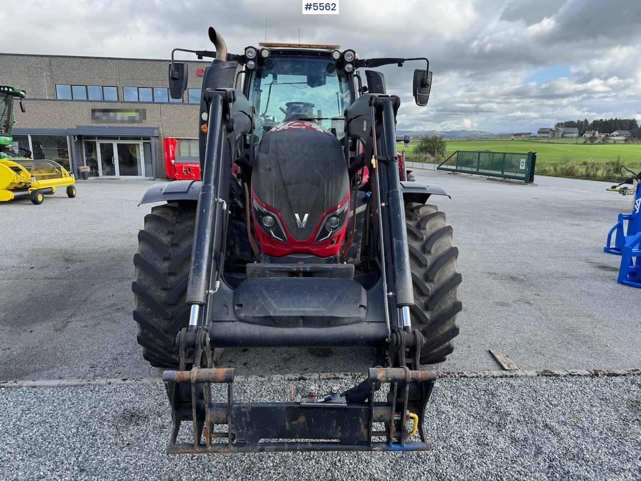 2018 Valtra T194 w/ front loader. - Farm tractor: picture 3 2018 Valtra T194 w/ front loader. - Farm tractor: picture 3