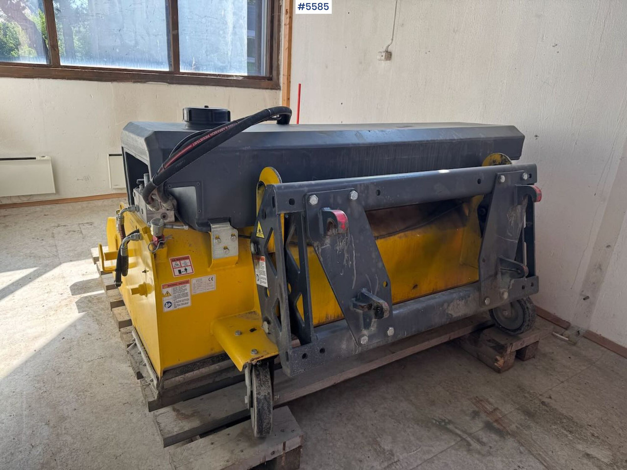 2019 Vama EHK A 2000 sweeper with collector - Broom: picture 2 2019 Vama EHK A 2000 sweeper with collector - Broom: picture 2